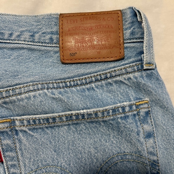 Levi’s 501 Light Blue Wash Button Fly Straight Leg Jeans Sz 29 - Picture 11 of 11